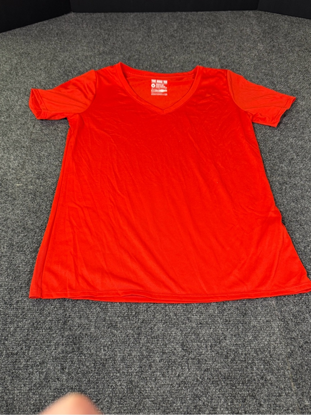 Nike Red Dri-FIT V-Neck Short Sleeve Athletic Tee Medium